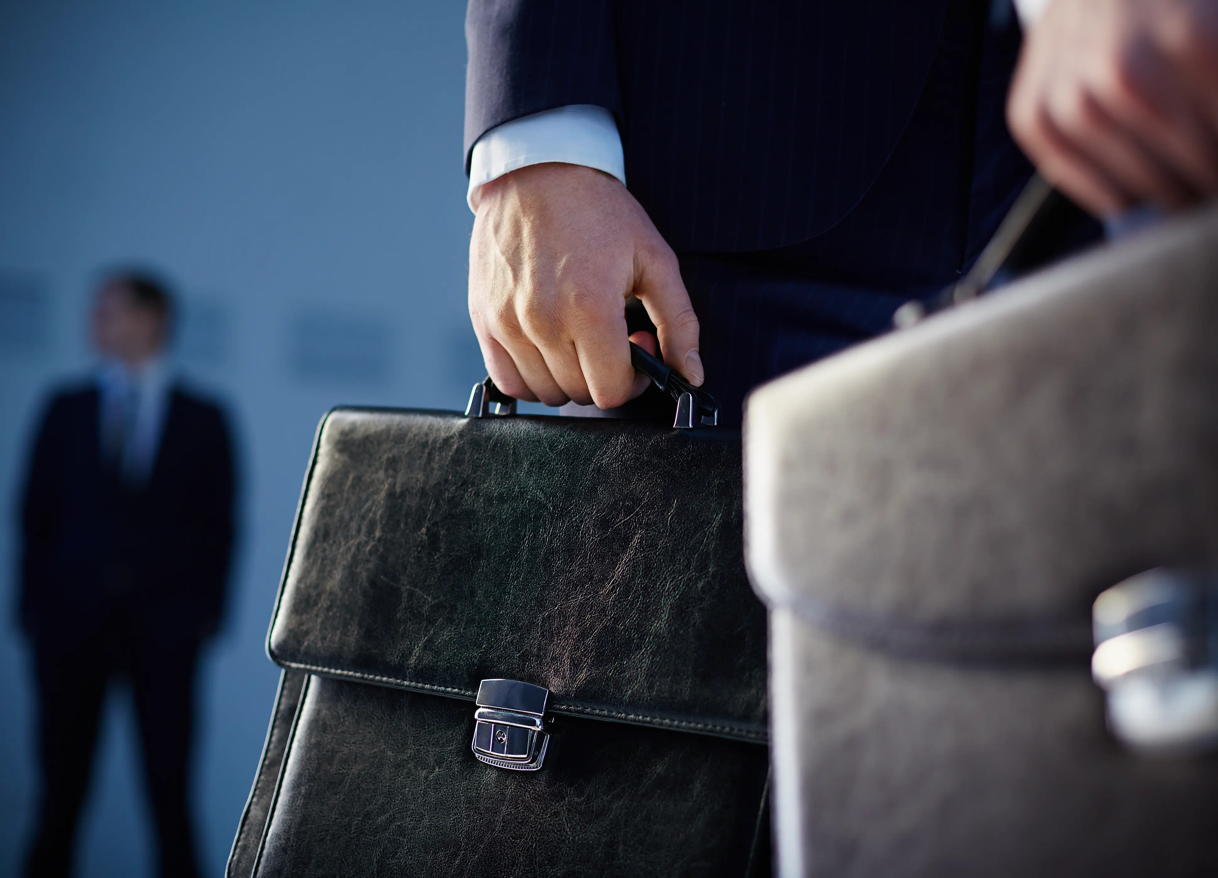 Люди с портфелями